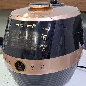 [상태A급] 깨끗하고 밥맛좋은 쿠첸 CUCHEN 06인용 전기압력밥솥