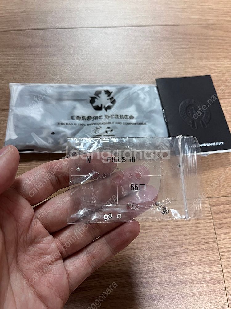 크롬하츠 필스3 샤이니 실버 블랙 판매합니다--3