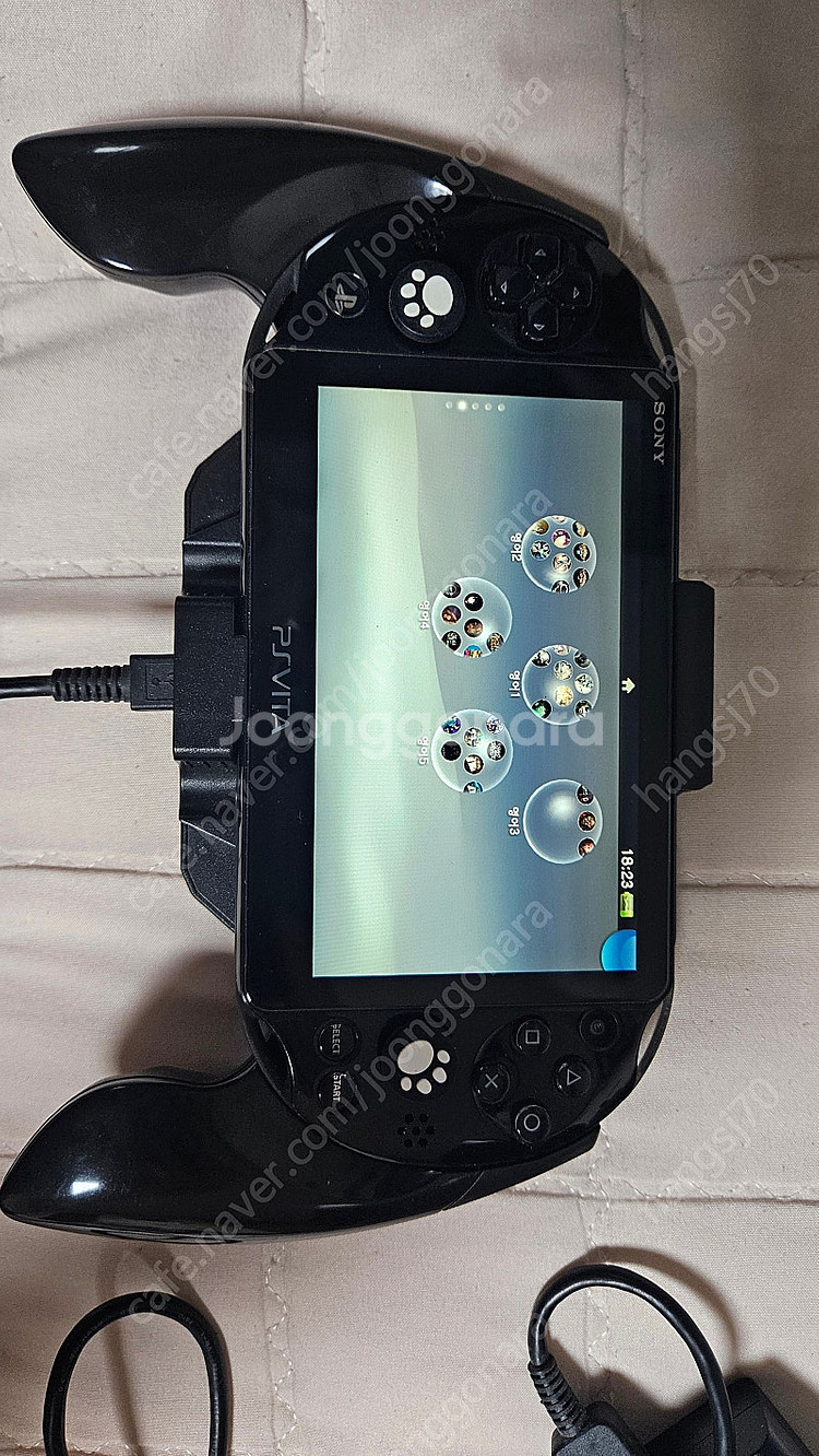 Ps vita 2세대ㅋㅍ 팝니다--3