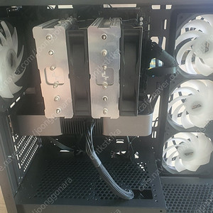 라이젠 9600x cpu rtx4070 그래픽카드 본체
