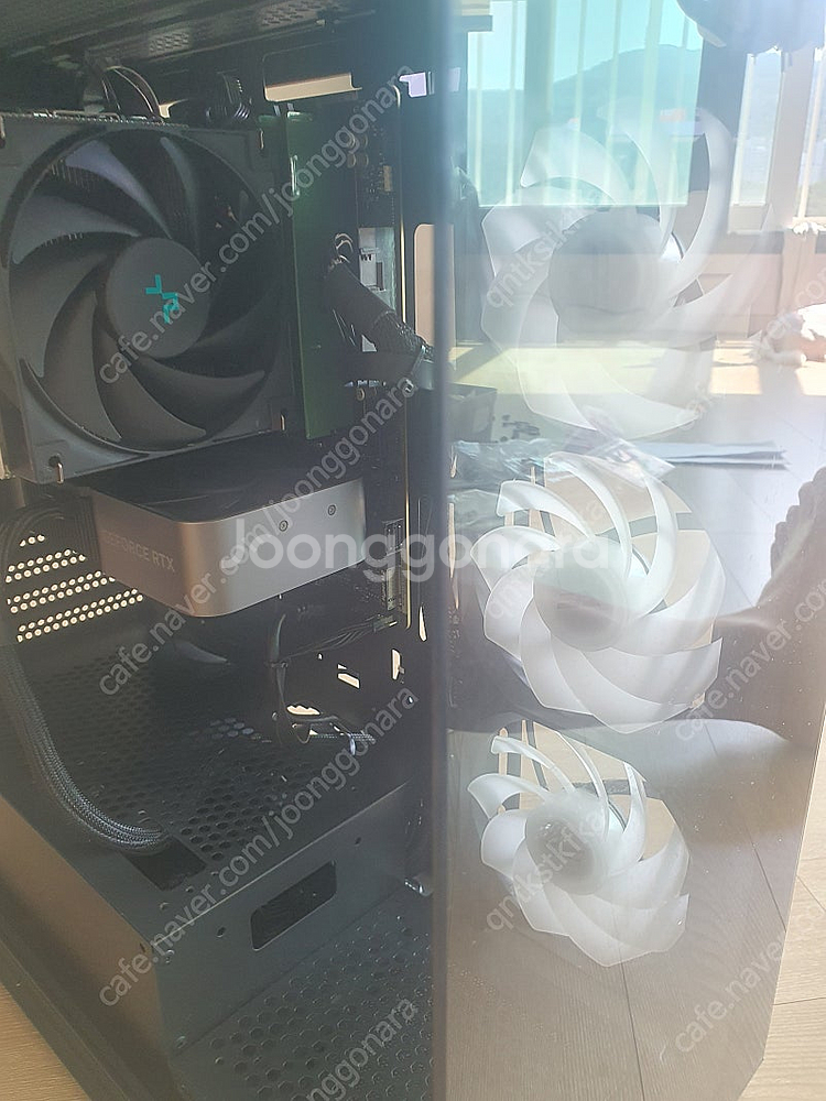 라이젠 9600x cpu rtx4070 그래픽카드 본체--2