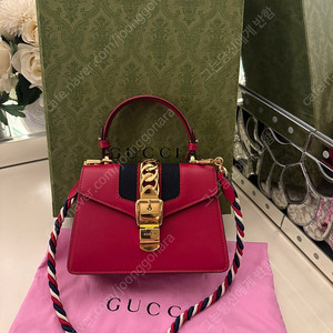 [정품] Gucci 구찌 실비 미니백(구찌 가방, 발렌티노,랑방,페라가모, 샤넬,타임,마인,지미추,디올,프라다,몽클,캐시미어,페이지유,판도라,한섬)