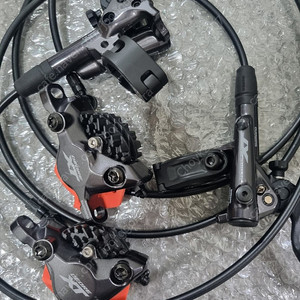 ICE TECH 방열 M8100 XT 브레이크 셋 팝니다.