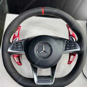 C63 AMG 에디션1 핸들 순정 팝니다.