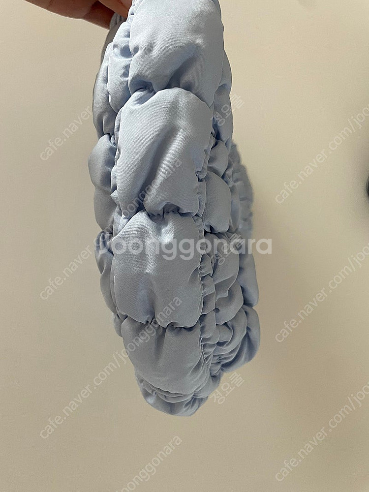 COS 퀼티드 마이크로백 파우더블루--2