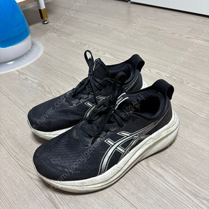 아식스 젤님버스 27 280사이즈 4e