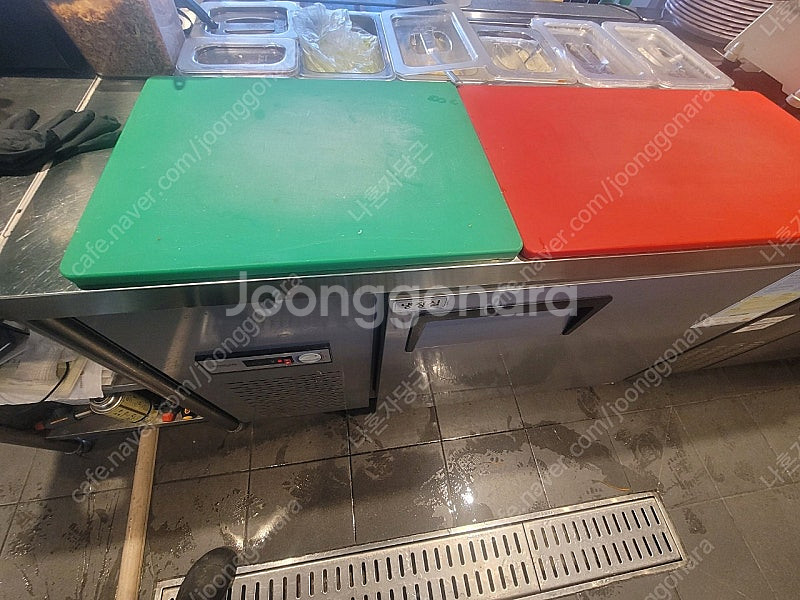급처)1년사용. 우성 찬밧드 테이블 냉장고 1200직냉...--2
