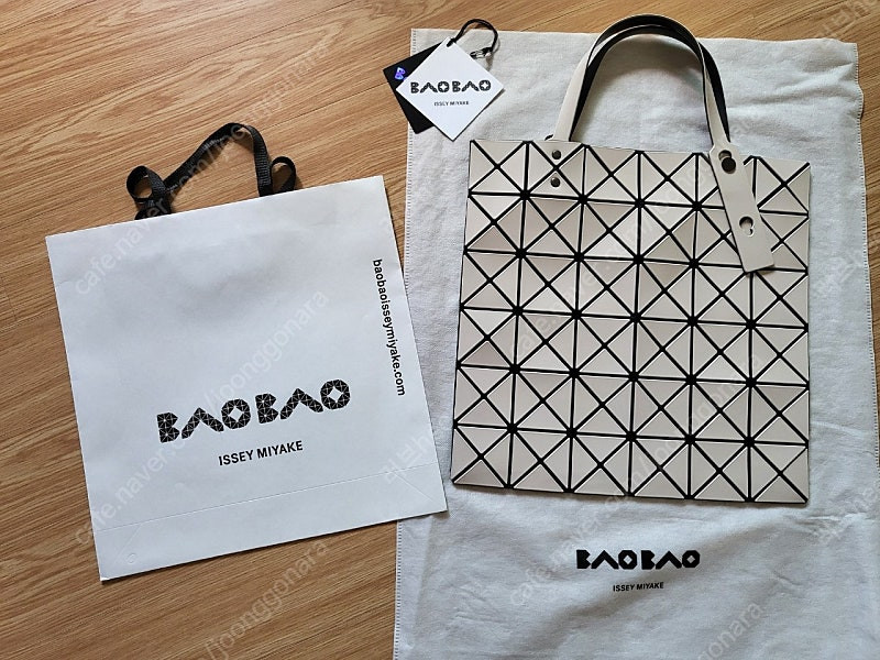 중고 바오바오 루센트 베이지 도트백--0