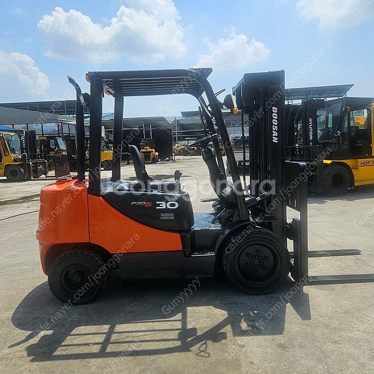 두산D30S-5 중고지게차--7