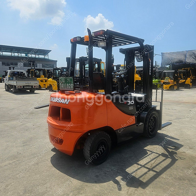 두산D30S-5 중고지게차--8