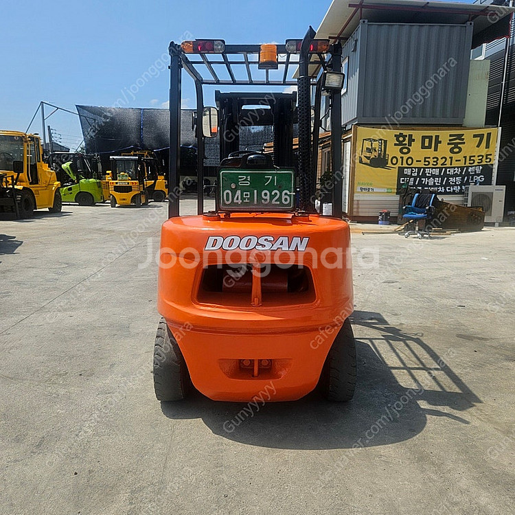 두산D30S-5 중고지게차--9
