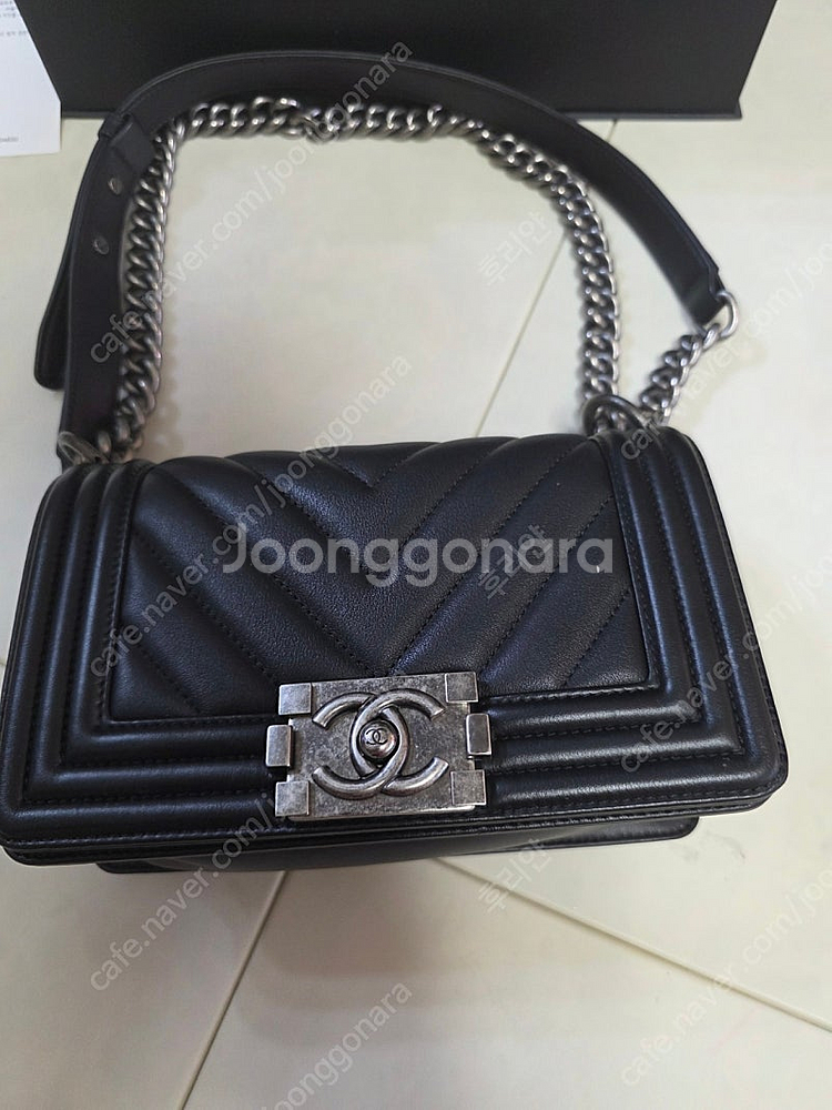 보이 샤넬 쉐브론 빈티지 은장 스몰 26번--1