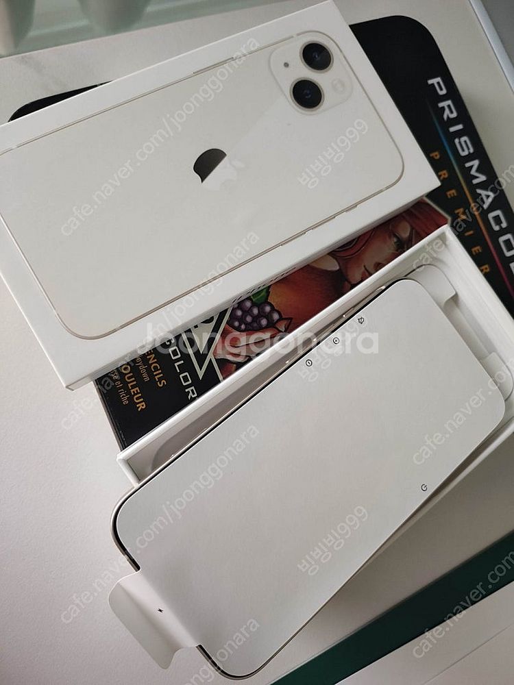 아이폰13 화이트 128GB 미개봉은 아니나 1번 부팅...--1