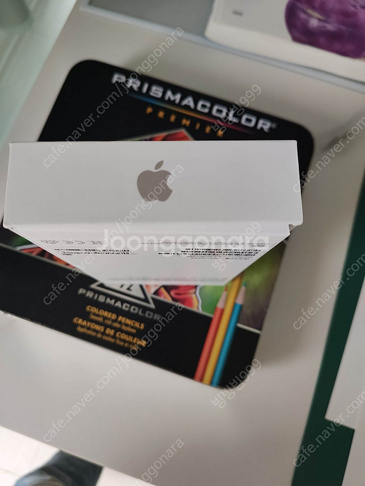 아이폰13 화이트 128GB 미개봉은 아니나 1번 부팅...--2