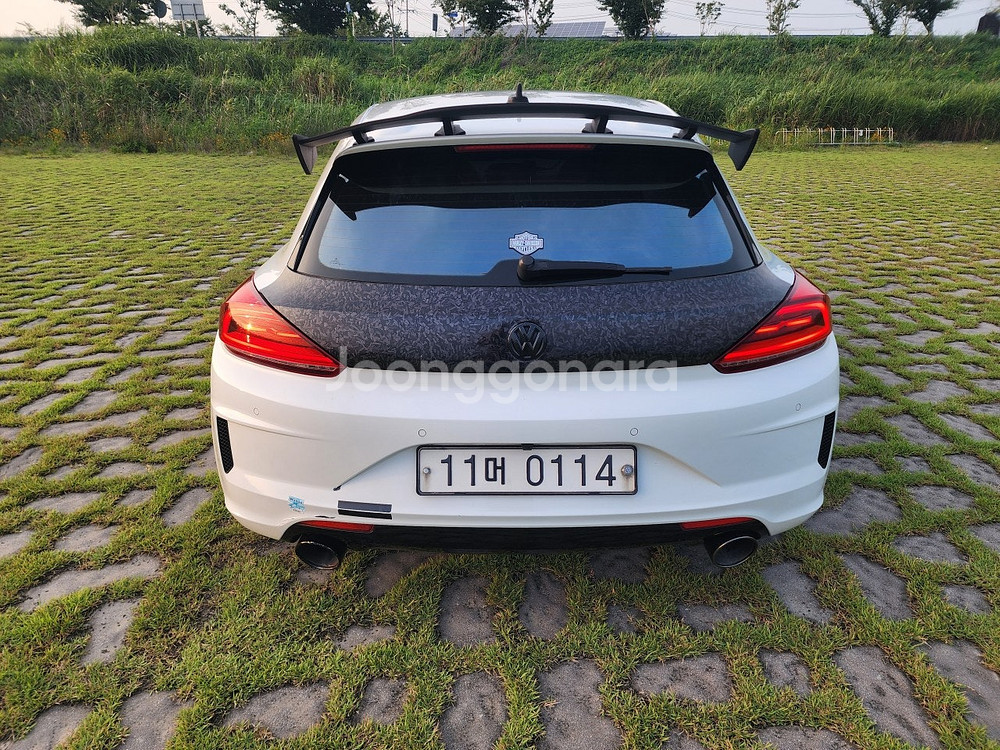 시로코 R라인 2.0TDi 15년식 판매 합니다--3