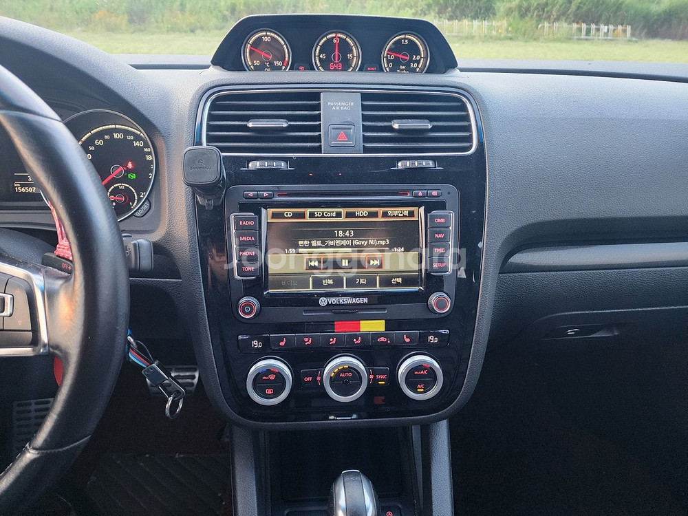 시로코 R라인 2.0TDi 15년식 판매 합니다--8