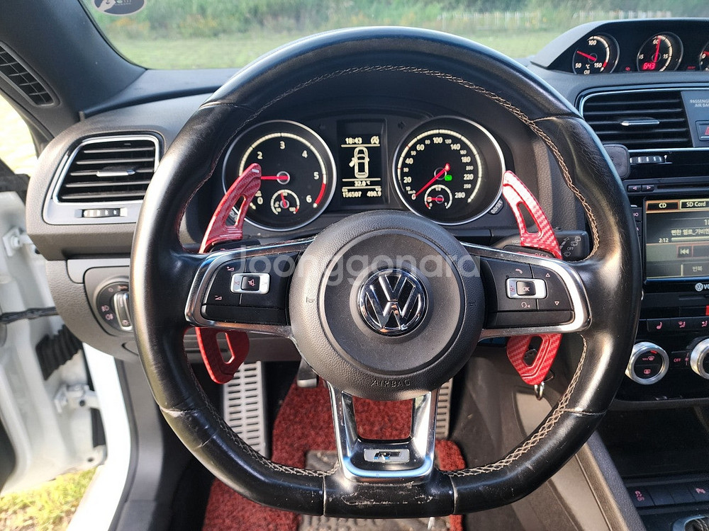 시로코 R라인 2.0TDi 15년식 판매 합니다--9