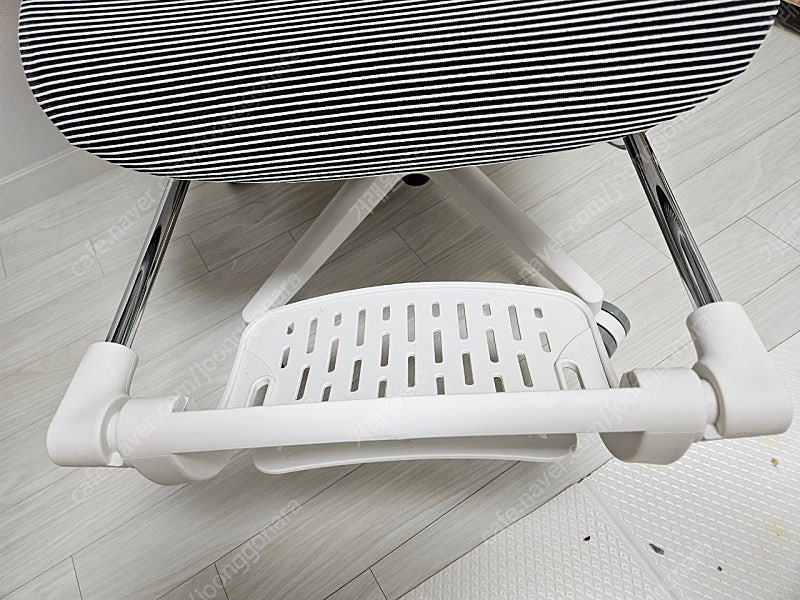 제닉스 의자 이미지