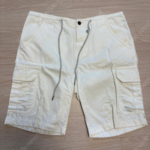 수트서플라이 화이트 카고 반바지 팝니다