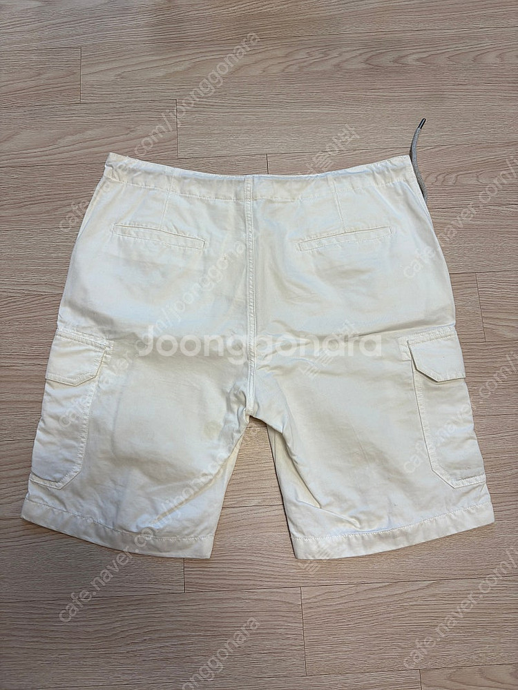 수트서플라이 화이트 카고 반바지 팝니다--1