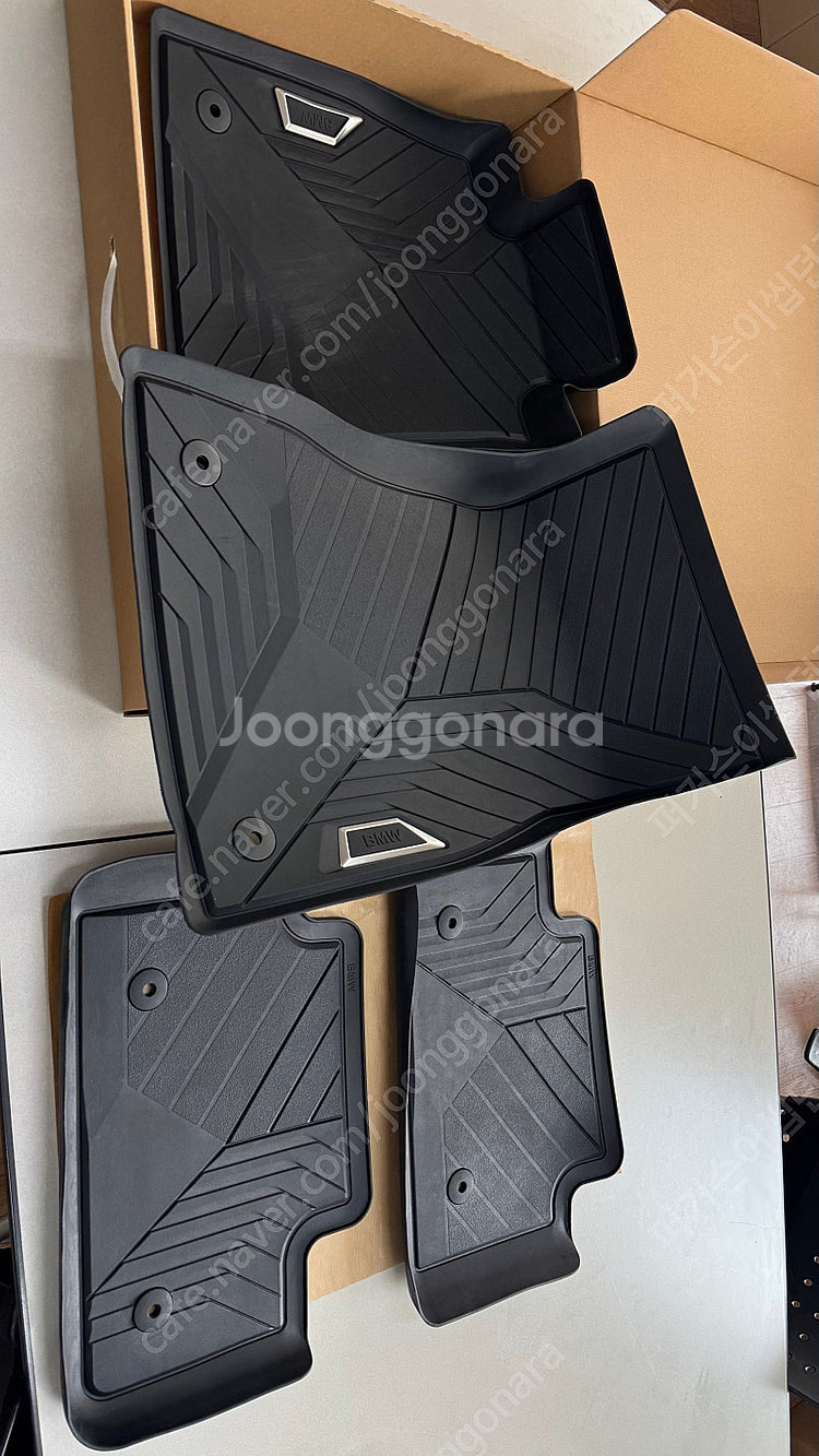 BMW G60 5시리즈 올웨더 순정 고무매트 팝니다.--0