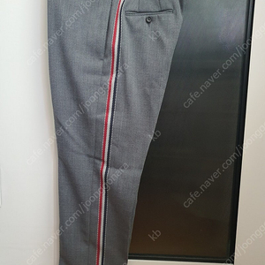 톰브라운 남성 모 팬츠 판매합니다!