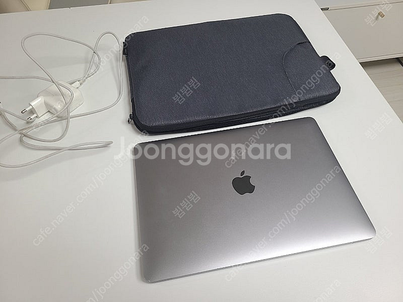 맥북 에어 M1 512Gb 고급형 쿨매! 2022년구입...--2