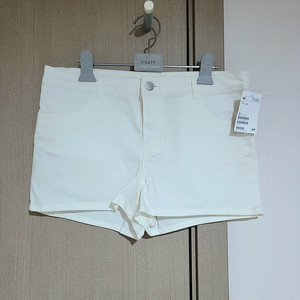 새상품 택O H&M 크림색 스판기좋은 면 반바지 31