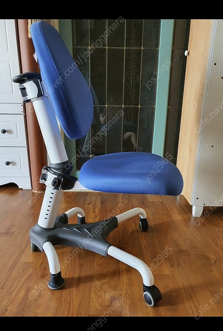 니스툴그로우의자높이조절됨착석감좋고엄청튼튼저렴히7만원쇼핑 이미지