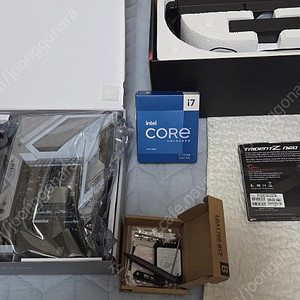 13700k, Z690-A D4, 3200 CL14 32G(16x2), tg-360 일체형수냉