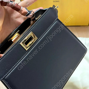펜디 아이씨유 피카부 쁘띠