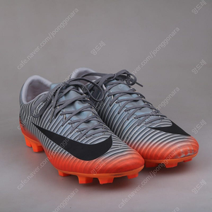 나이키 CR7 호날두 축구화 판매합니다.(290)2825