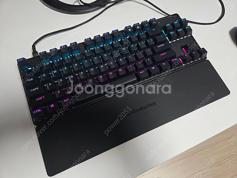 스틸시리즈 apex pro tkl gen3 블랙 팝니다...--2