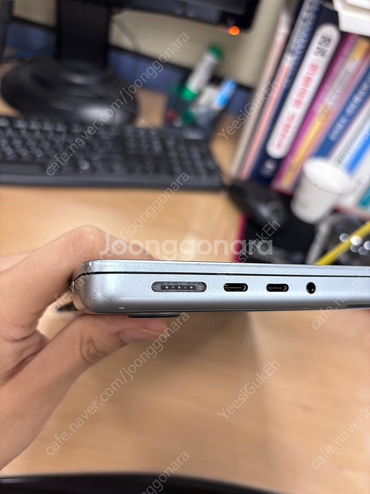 초가성비 맥북프로 14인치 M1 Pro 기본형 판매합니...--3