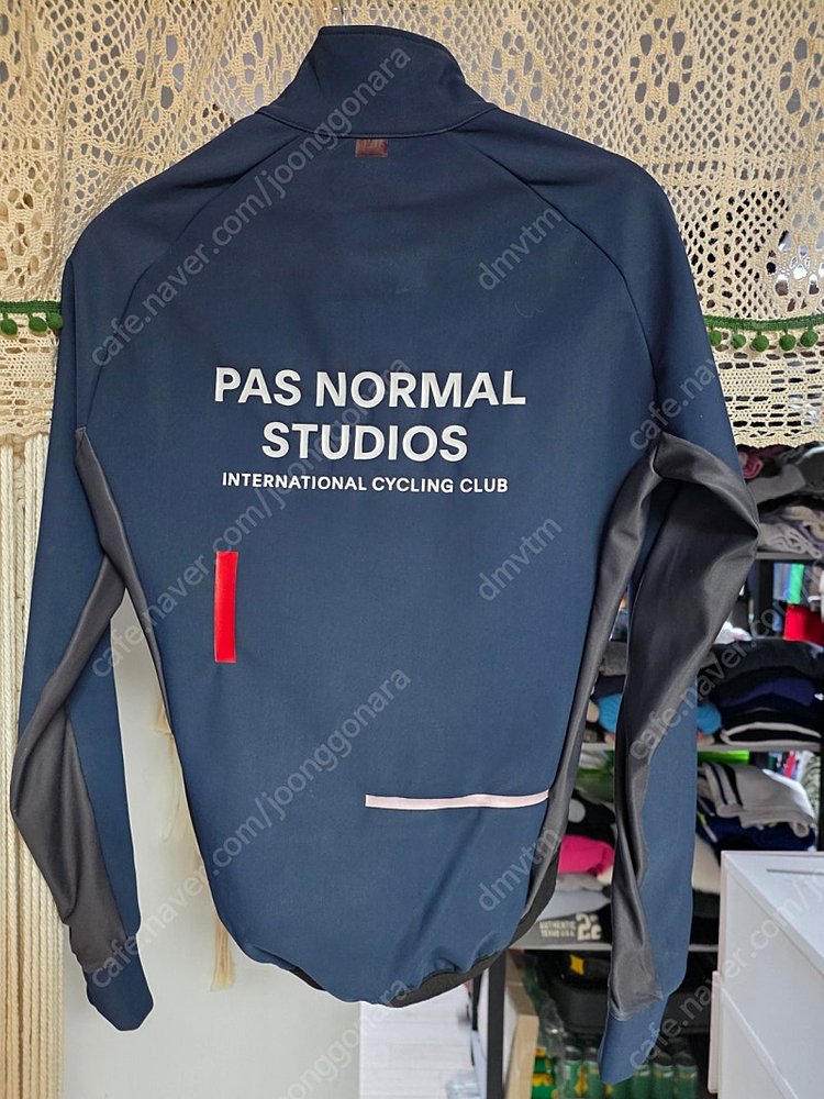 파스노말스튜디오 사이클링 동계자켓입니다 이미지