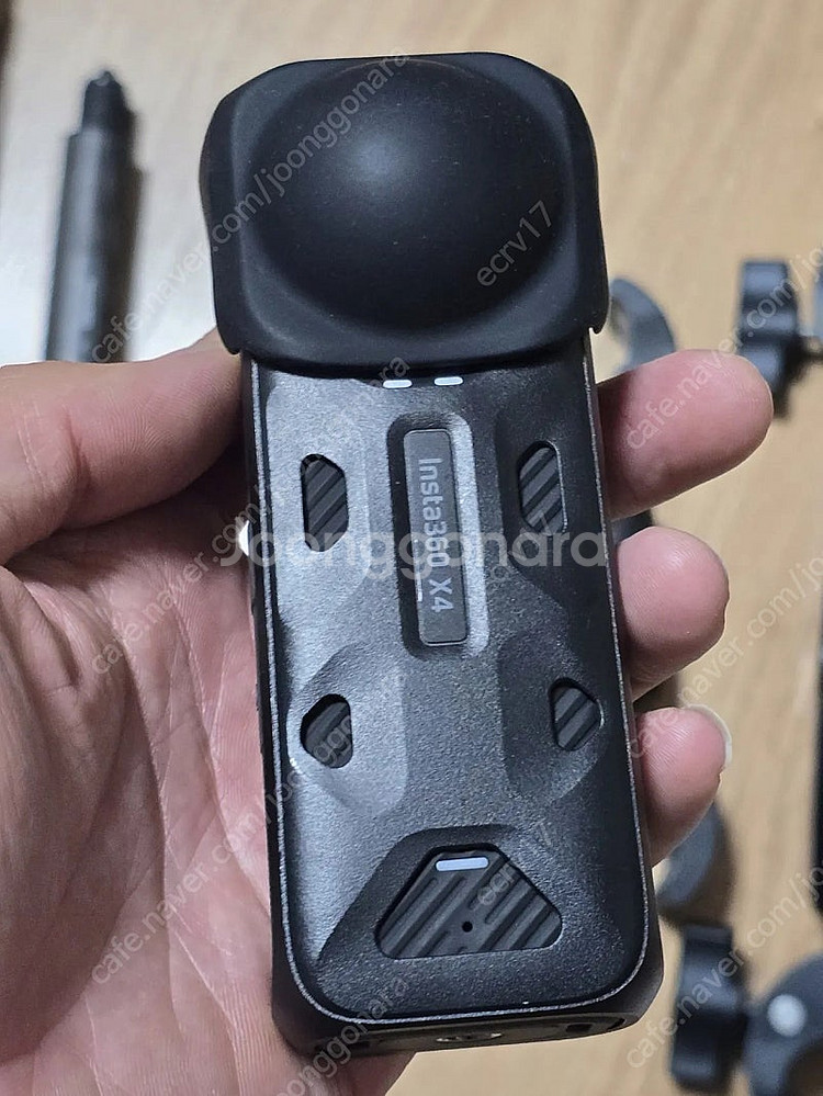 인스타 360 x4 및 바이크 킷트 판매합니다--1
