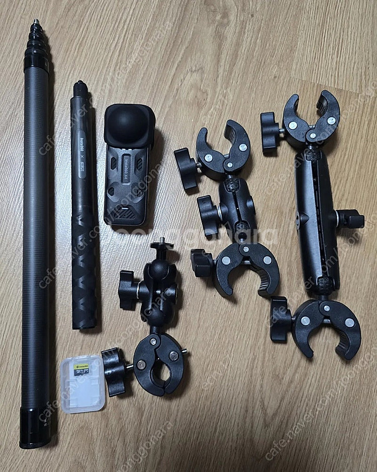 인스타 360 x4 및 바이크 킷트 판매합니다--4