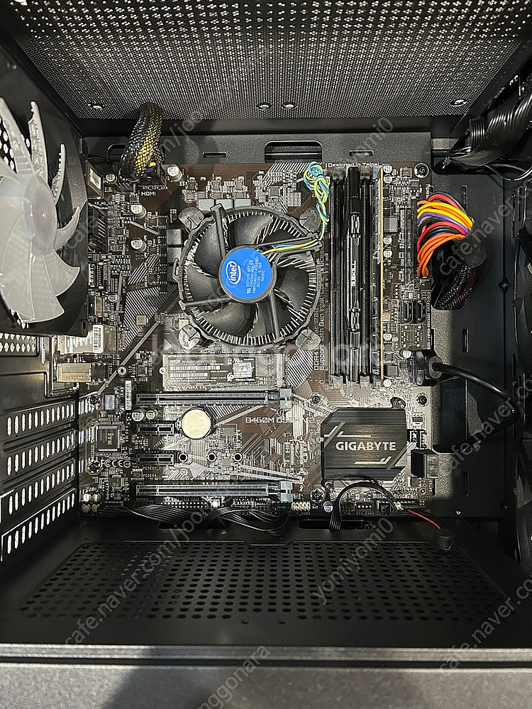 GIGABYTE GA-B460M DS3H V2 + In...--3