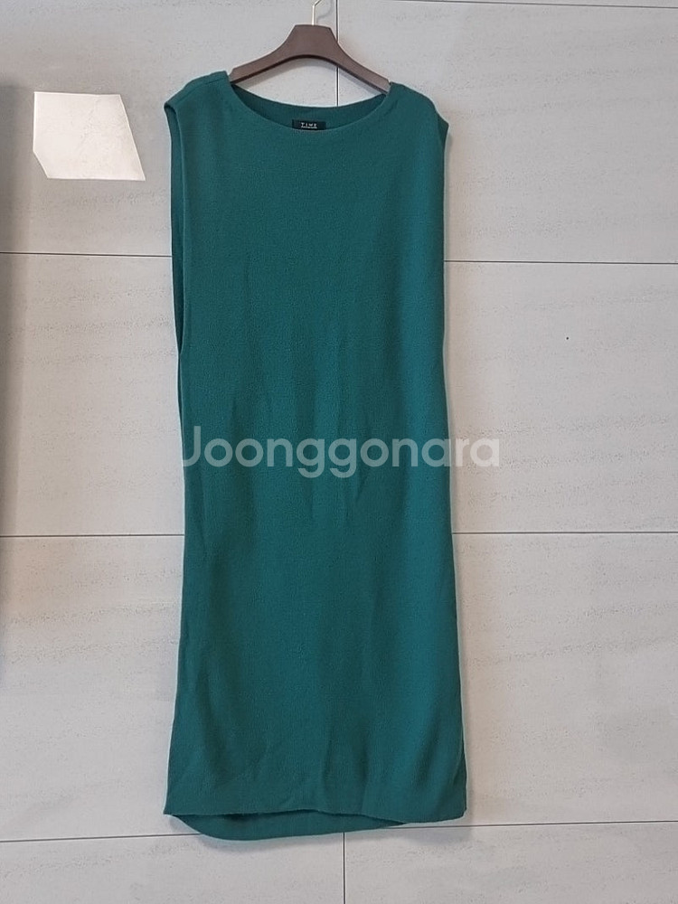 한섬 TIME 타임 포스트모던 울100% 민소매 니트 원피스--2