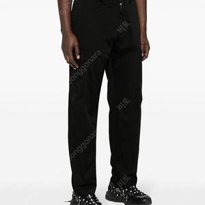 스톤아일랜드 루즈핏 와펜 카고 팬츠 블랙 34사이즈 새제품