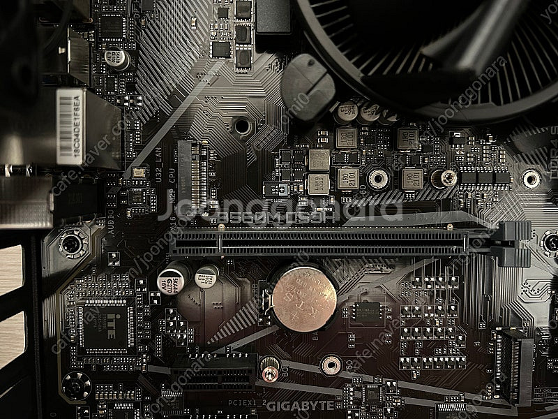 GIGABYTE GA-B560M-DS3H + Intel...--5