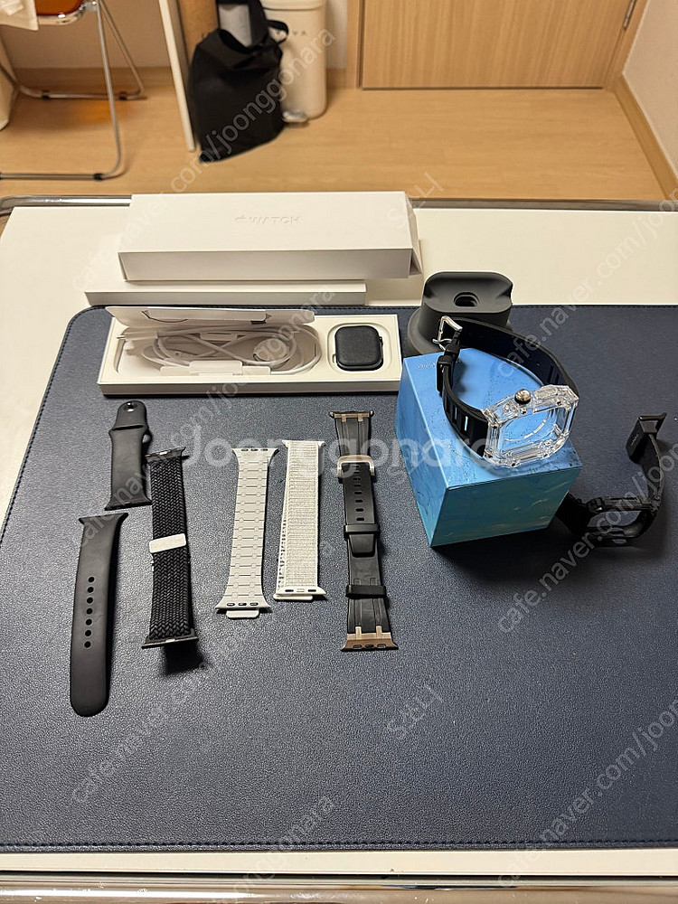애플워치 10 42mm / 거의 새것 / 스트랩 30만...--0