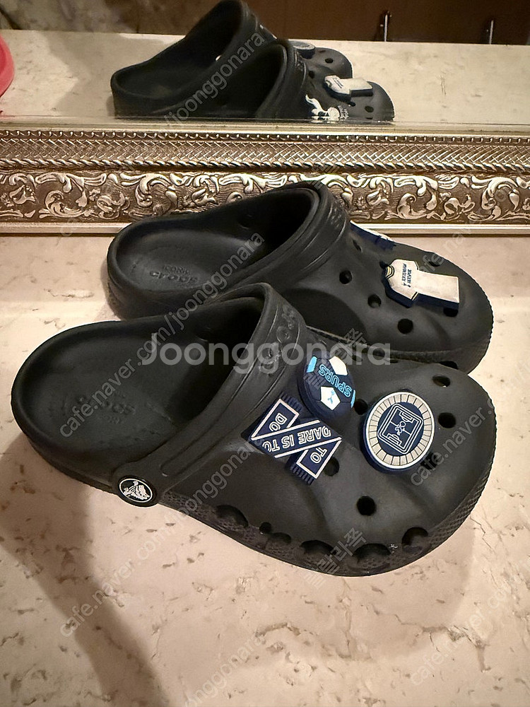 아동 크록스 바야 클로그 토트넘 정품 지비츠 포함--2