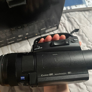 소니 AX700 4K 캠코더