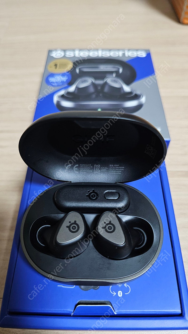 스틸시리즈 아크티스 게임버즈 게이밍 무선이어폰 블랙 S급 팝니다.--0