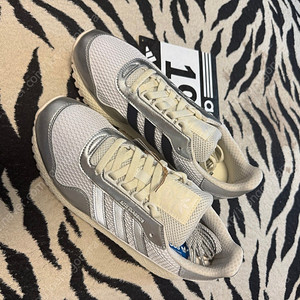 아디다스 Kith