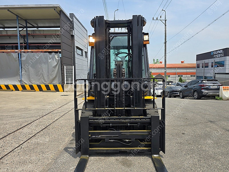 [준신차급] 현대 FOREX 35D-9F / 3단마스트+풀옵션 / 컨테이너 전용 장비--7