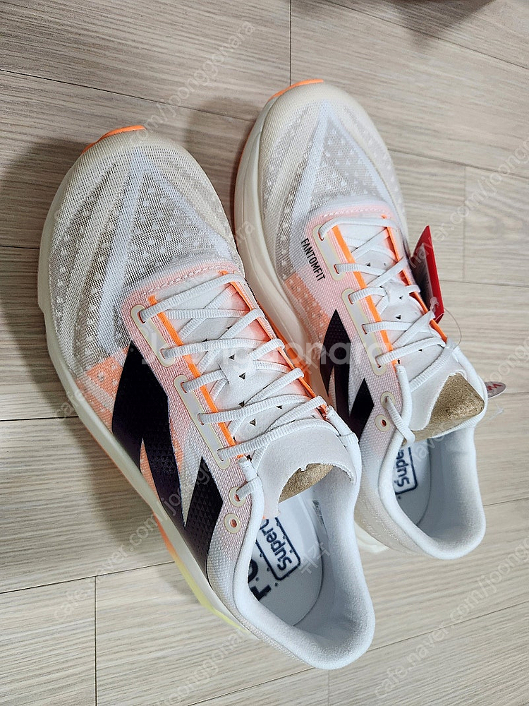 뉴발란스 퓨얼셀 엘리트 V4 카본화 265 2E 팝니다--2