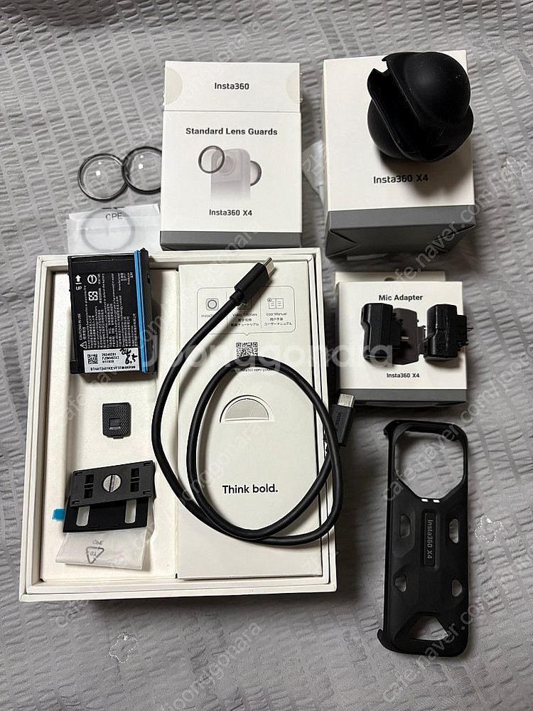 인스타360 x4 본채 새제품--3