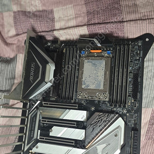 수냉에장착햇전x399 2990wx팝니다 2080글카 렘도팝니다